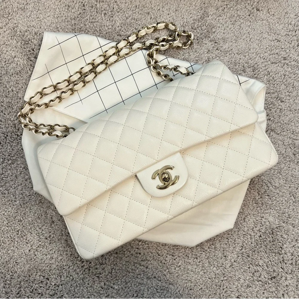 Chanel White Medium Classic Flap Bag - Picture 2 of 15